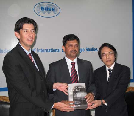 HANDOVER OF THE INTERNATIONAL COMMISSION ON NUCLEAR NON-PROLIFERATION AND DISARMAMENT (ICNND) ON 17 DEC 2009